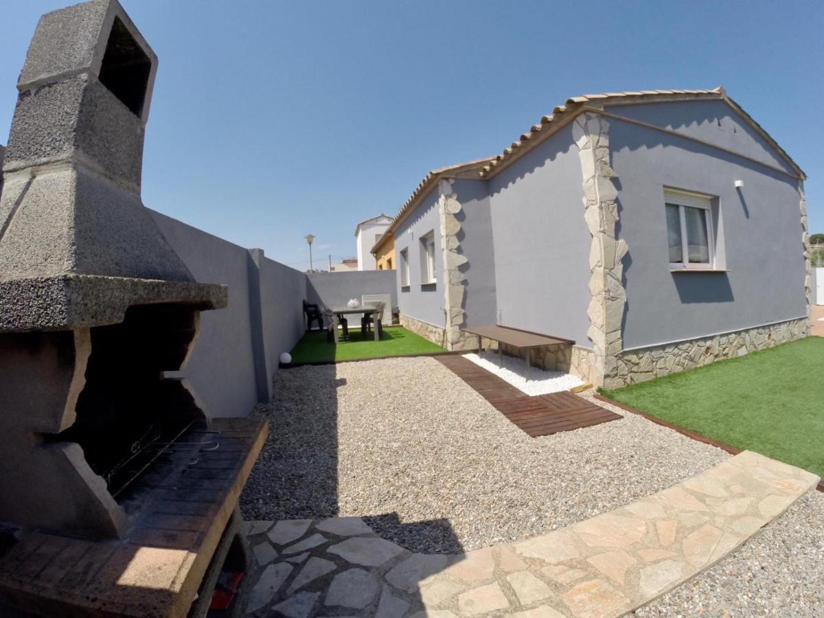 Casa En L Escala Con Piscina Y Wifi Free Villa L'Escala Exterior photo